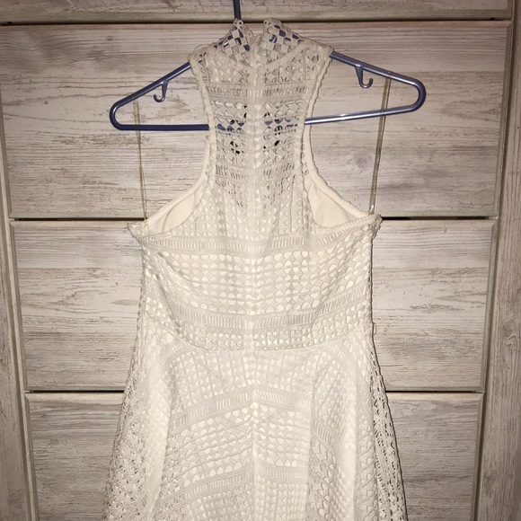 White dress - Picture 4 of 5